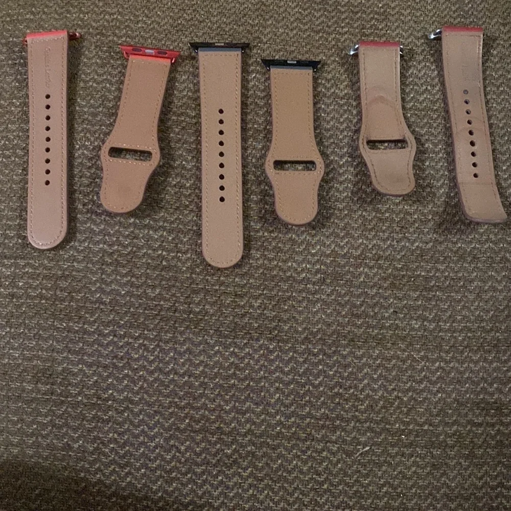 3 Apple Watch leather bands​​​